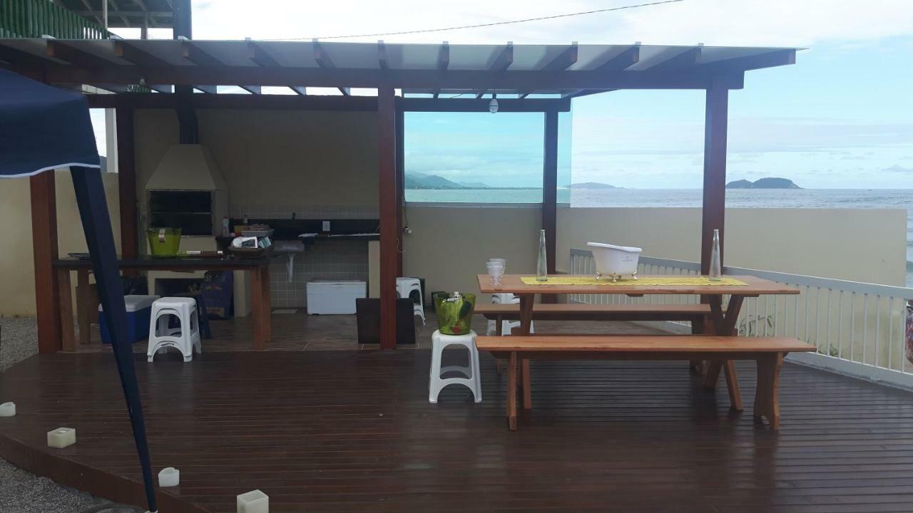 Pensão Frente Mar *